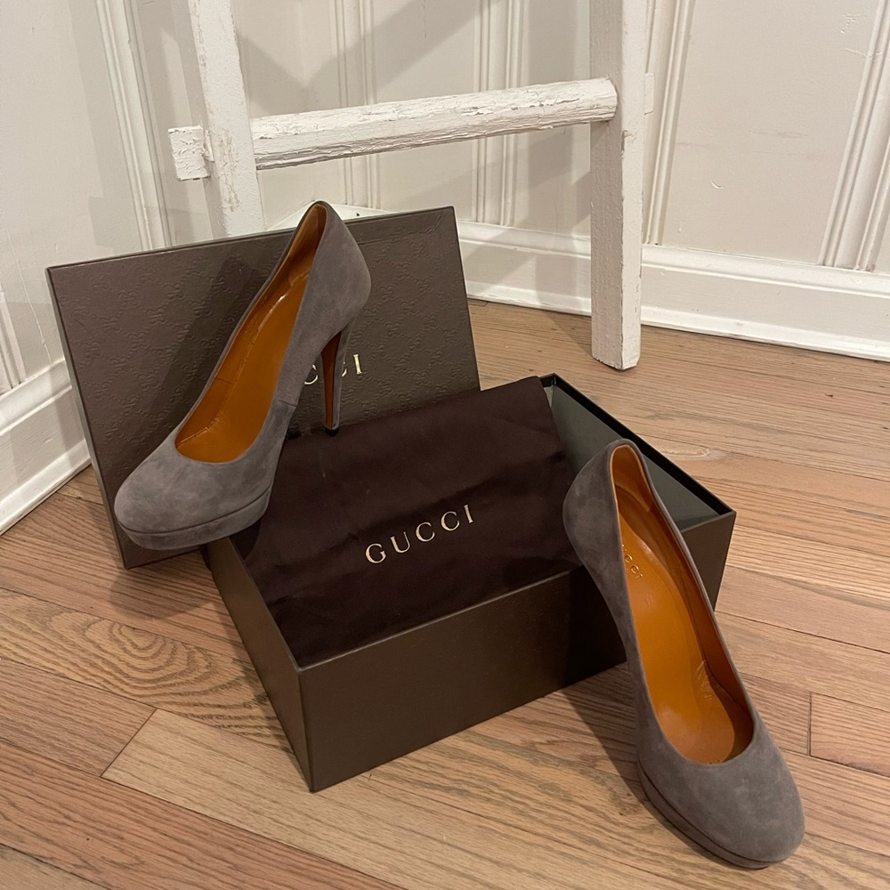 Gucci Suede Pumps w box. Very good condition other than wear on the outsole.